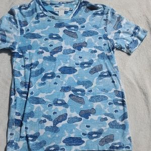 H & M tee